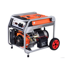 Бензиновый генератор TOR KM4800H с кнопкой запуска и колесами Бензиновый генератор TOR KM4800H с кнопкой запуска и колесами