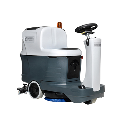 Поломоечная машина Nilfisk SC2000 с сиденьем для оператора Поломоечная машина Nilfisk SC2000 с сиденьем для оператора