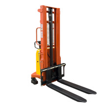 Штабелер с электроподъемом GROST ES 15/20 Штабелер с электроподъемом GROST ES 15/20