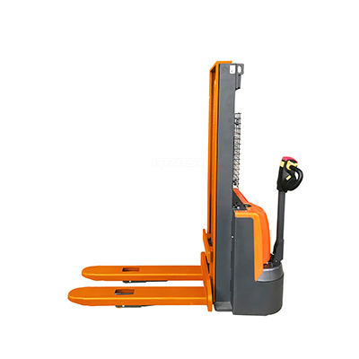 Штабелер самоходный GROST Helper 12/30 Штабелер самоходный GROST Helper 12/30