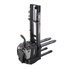 Самоходный штабелер Tisel ES1546 FTX Li-Ion с платформой и боковой поддержкой Самоходный штабелер Tisel ES1546 FTX Li-Ion с платформой и боковой поддержкой