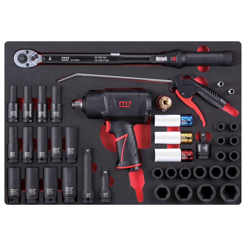 Набор пневмоинструмента MIGHTY SEVEN 1/2 с принадлежностями, кейс, 41 предмет (в комплекте часы и ст Набор пневмоинструмента MIGHTY SEVEN 1/2 с принадлежностями, кейс, 41 предмет (в комплекте часы и ст